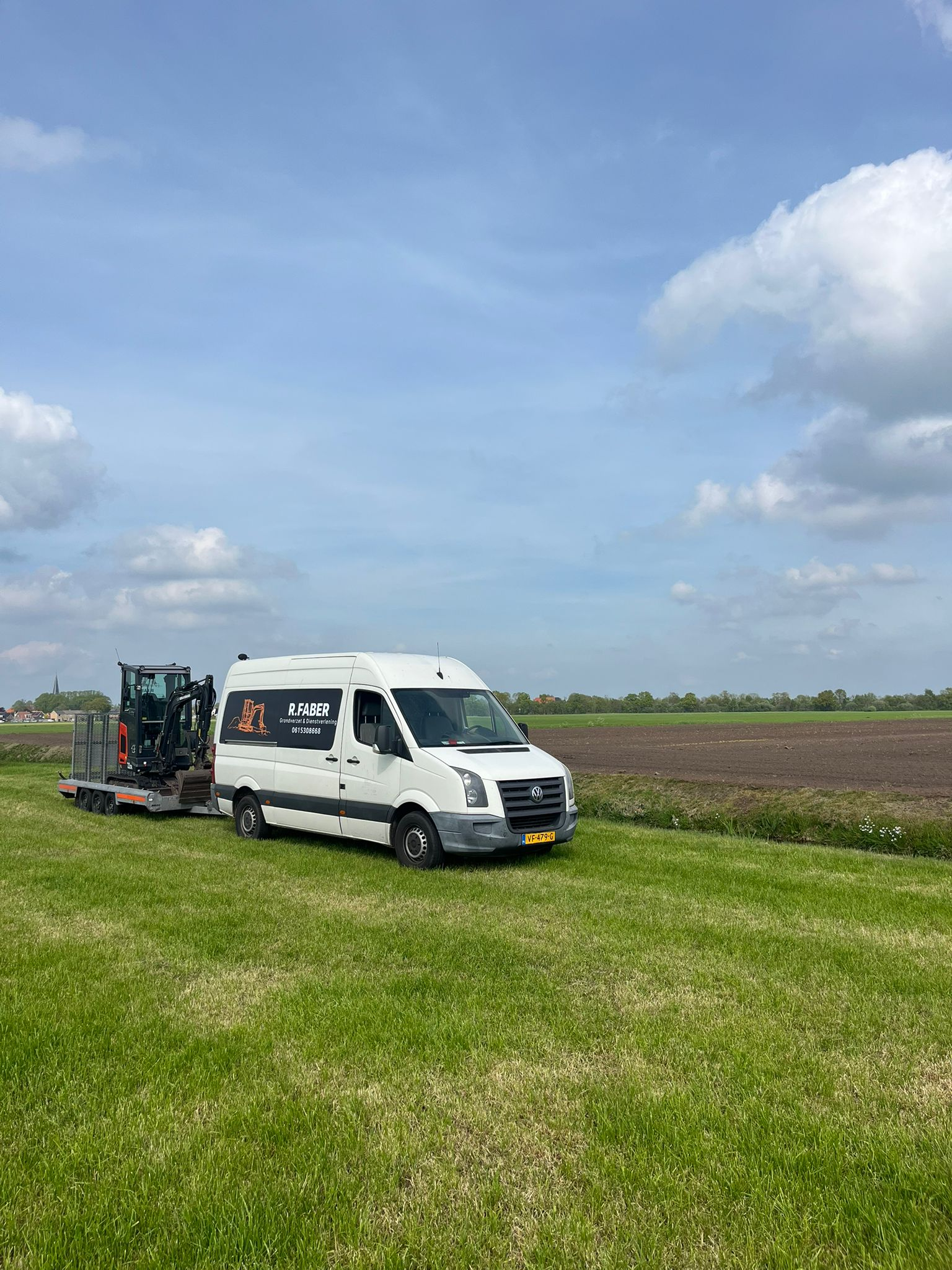 R.Faber bedrijfswagen en minikraan